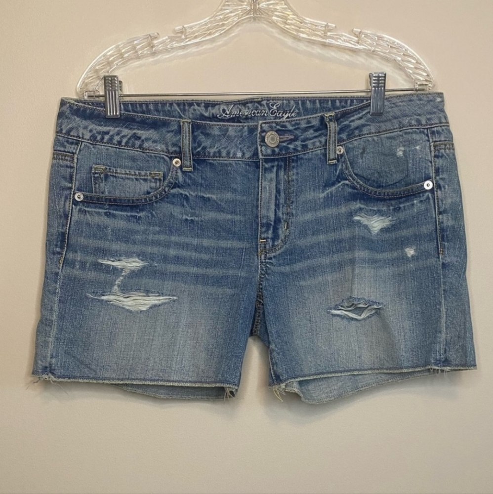 American Eagle Distressed Denim Shorts Size Women’s 12